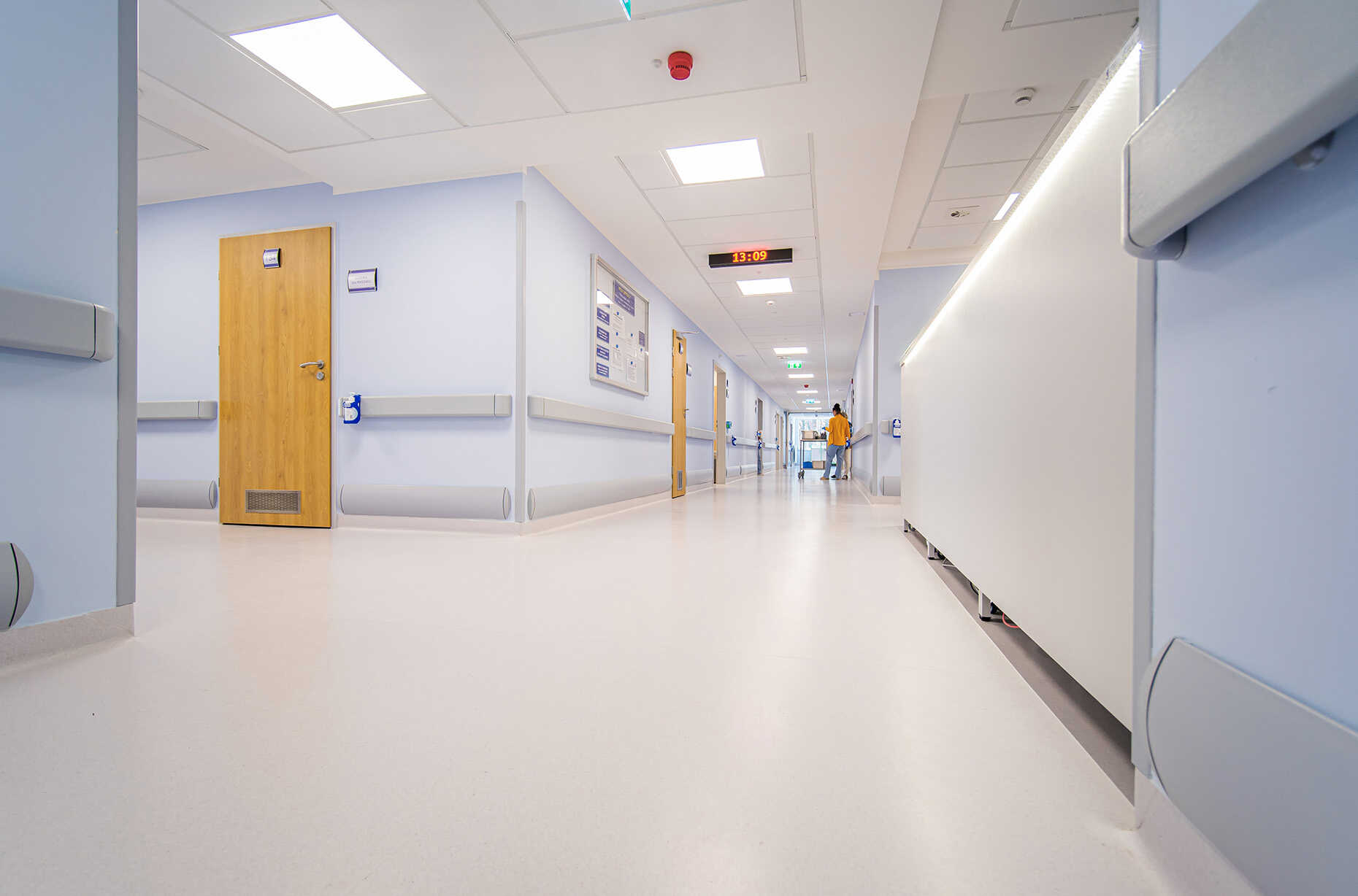 pi_rf_pl-hospital-gryfice-reference-ho-floors-iq-granit-static-control-iq-toro-sc-walls-wallgard-aquasens-aquarelle_optimized